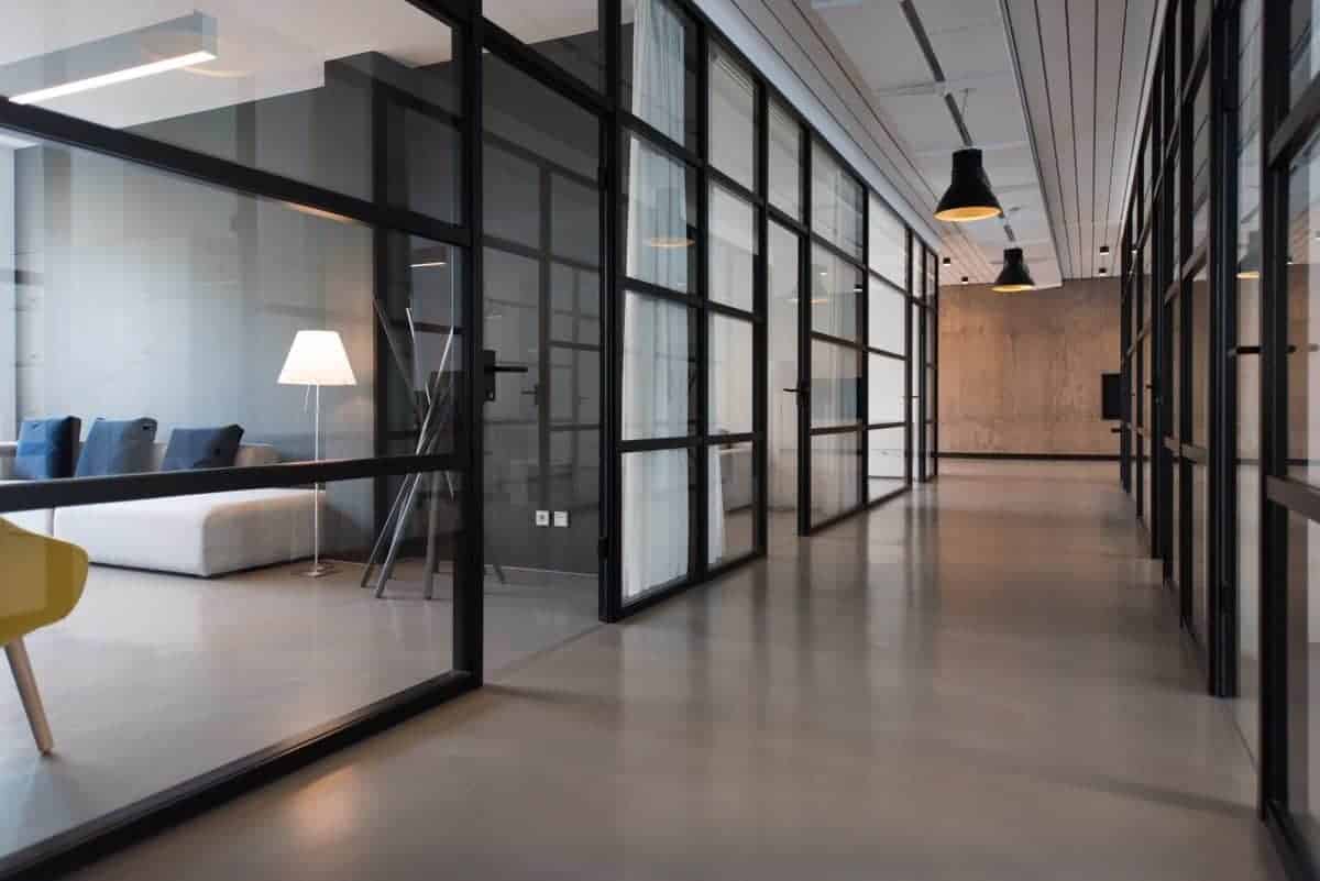 Bürogemeinschaft oder Business Center – Die flexible Bürolösung. 2 | gewerbemietportal.at nastuh abootalebi 284882 e1531468459499 | gewerbemietportal.at