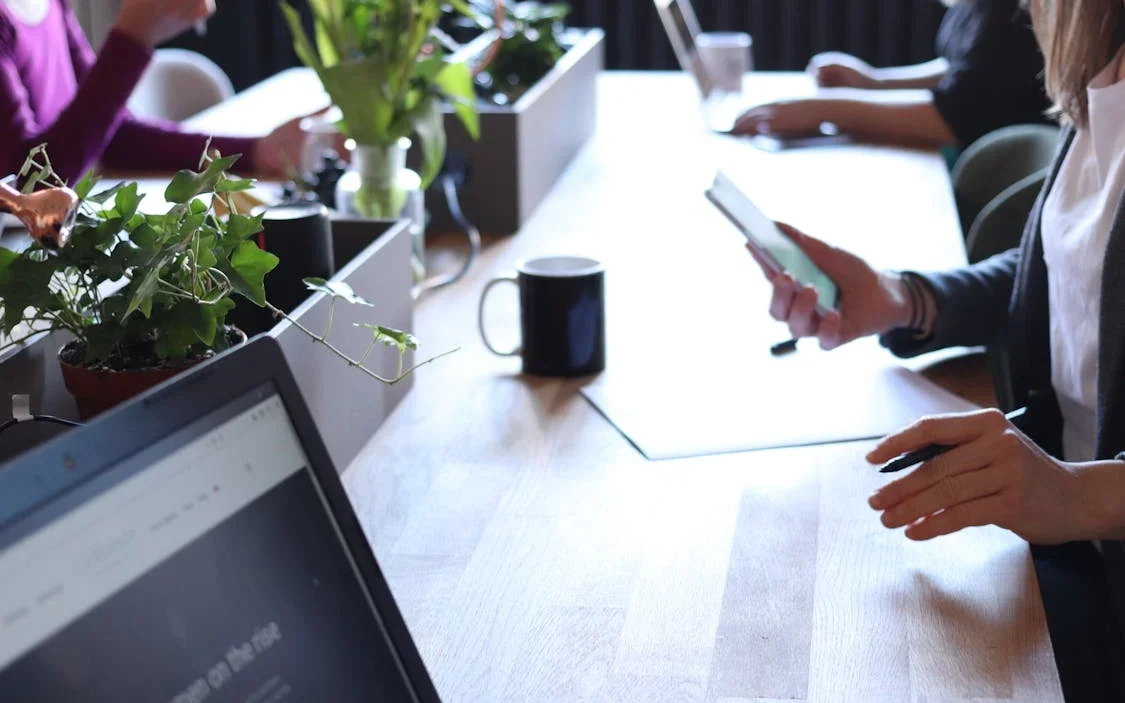 Unternehmer stärken: Ressourcen- und Unterstützungsnetzwerk für Kleinunternehmen in Österreich 1 | gewerbemietportal.at pexels photo 2041383 edited | gewerbemietportal.at
