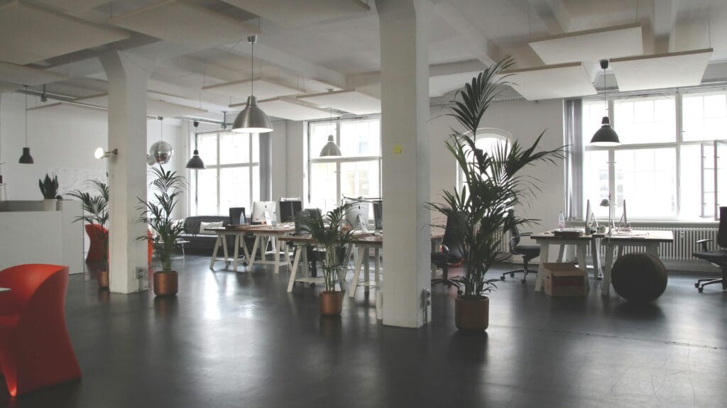 Warum sind Coworking-Büroräume eine so gute Investition? 3 | gewerbemietportal.at pexels seven11nash 380768 | gewerbemietportal.at
