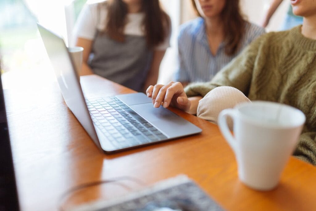 Warum weniger Bürofläche nicht immer mehr Gewinn bedeutet 3 | gewerbemietportal.at pexels photo 1595390 | gewerbemietportal.at