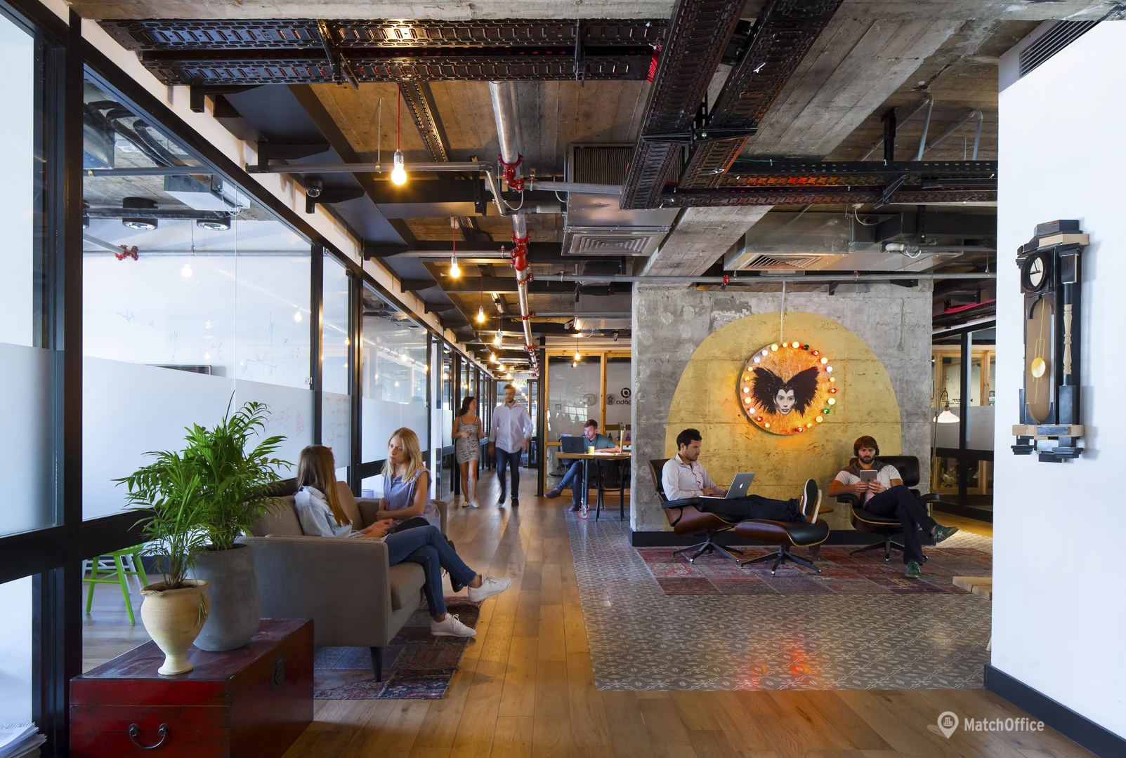 Vergleich der monatlichen Kosten von Coworking Spaces und klassischen Büros in Österreich